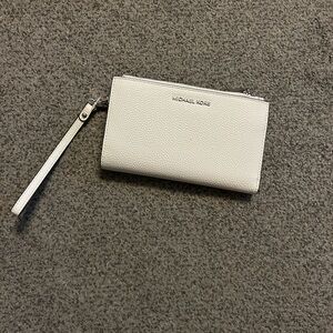 Michael Kors White Wristlet EUC